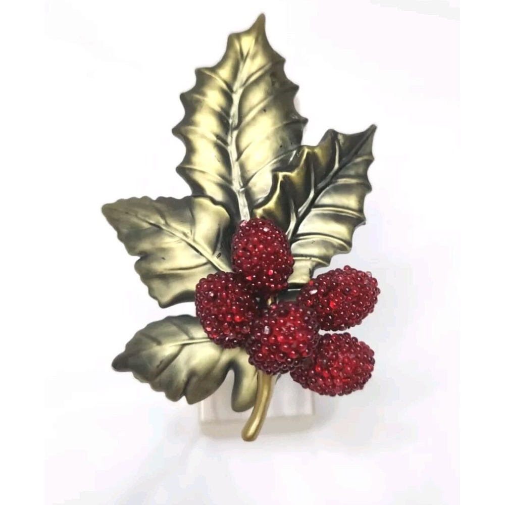 Bath And Body Works Wallflower Plug In Holly Leaves With Red Berries